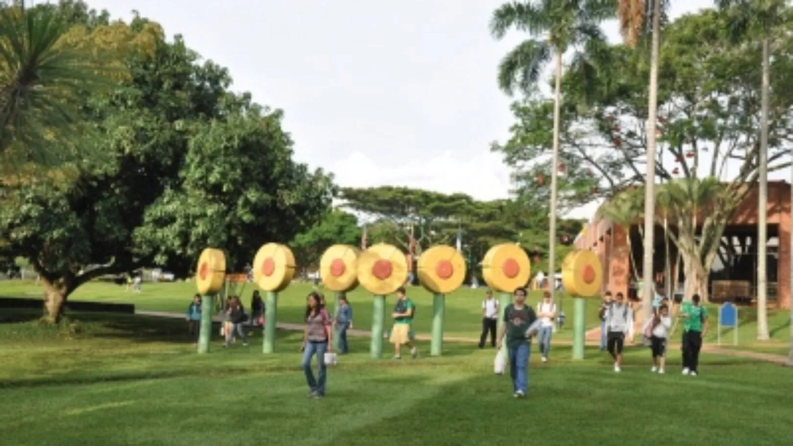 Colegio Bolivar: A Quality School in Colombia